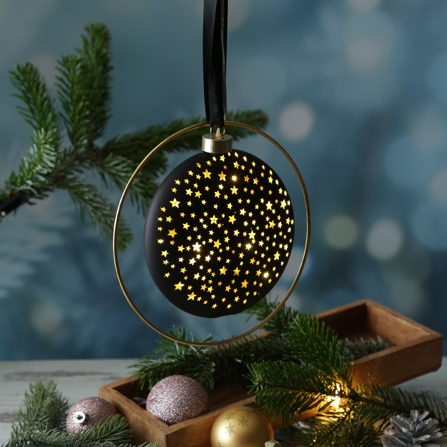 LED Kreis im Ring mit Sternmotiv - 30 warmweisse LED - D- 20cm - Timer - schwarz