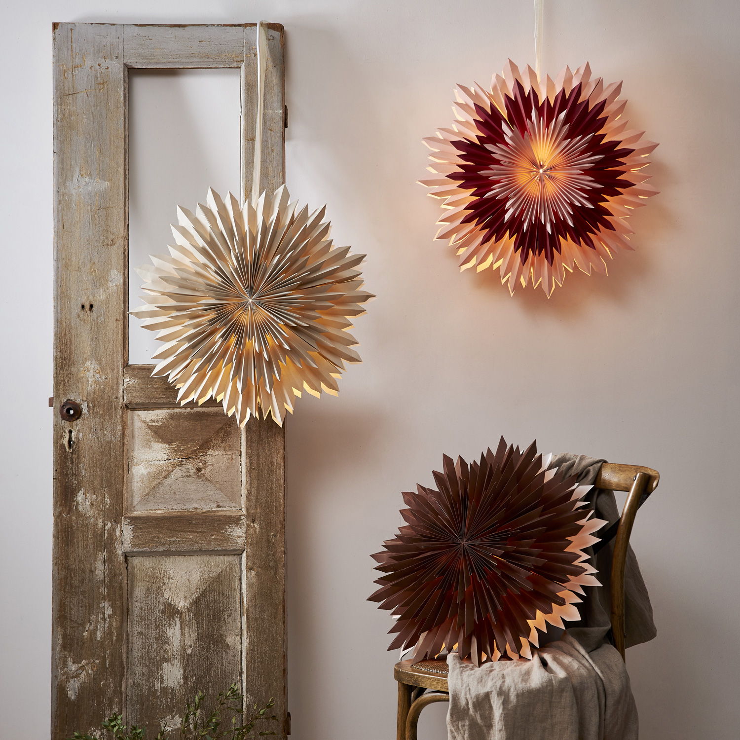 Papierstern - Ice - hängend - D: 50cm - mit Band - zerknittertes Papier - 3 - lagig - beige