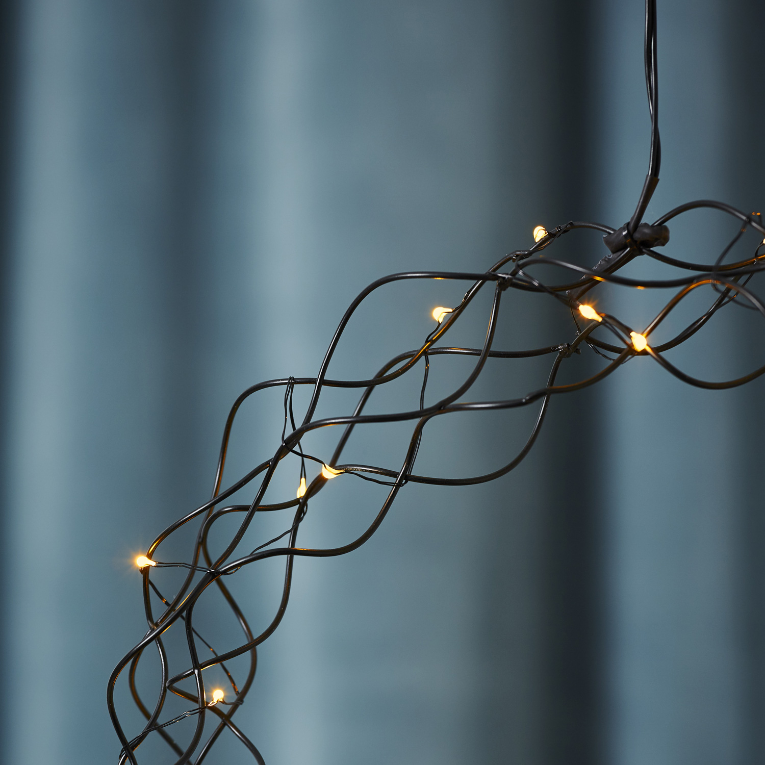 LED-Kranz "Curly" - 30 warmweiße LED - D: 30cm - Material: Metall - schwarz