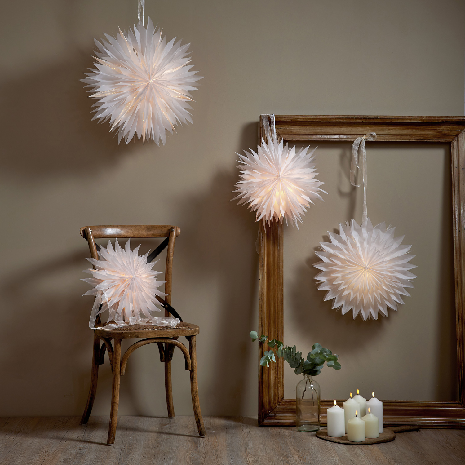Papierstern EISBLUME - hängend - D: 45cm - mit Band - weiß
