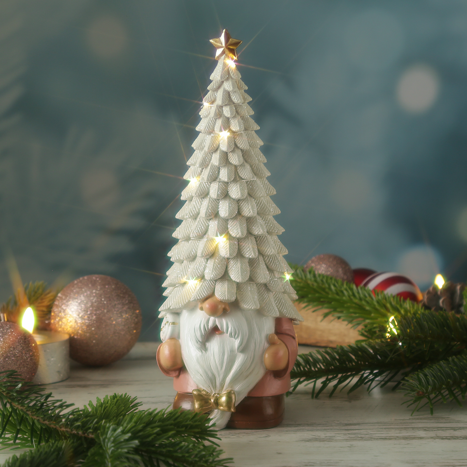 LED Weihnachtswichtel mit beleuchteter Mütze - Dekofigur aus Polyresin - H: 29cm - Timer