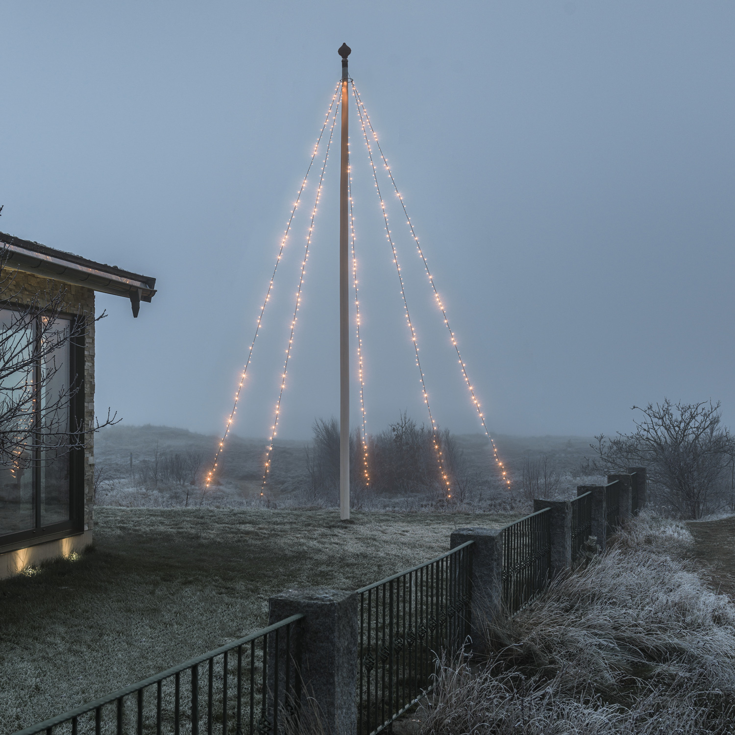 LED Baummantel Fahnenmast Lichterkette - 5 Stränge á 100 gefrostete bernsteinfarbene LED - L: 5m