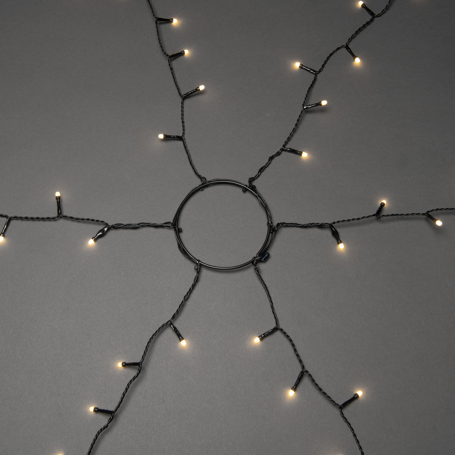LED Baummantel Lichterkette - 6 Stränge á 45 gefrostete warmweiße LED - Timer - Außen - L: 2,40m