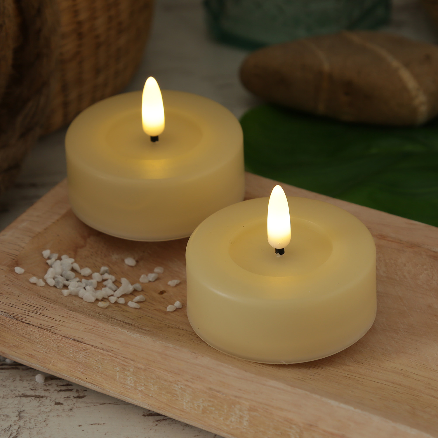 LED Maxi Teelichter - XL Outdoor Teelichter  - D: 6,5cm - Timer - Batteriebetrieb - creme - 2er Set