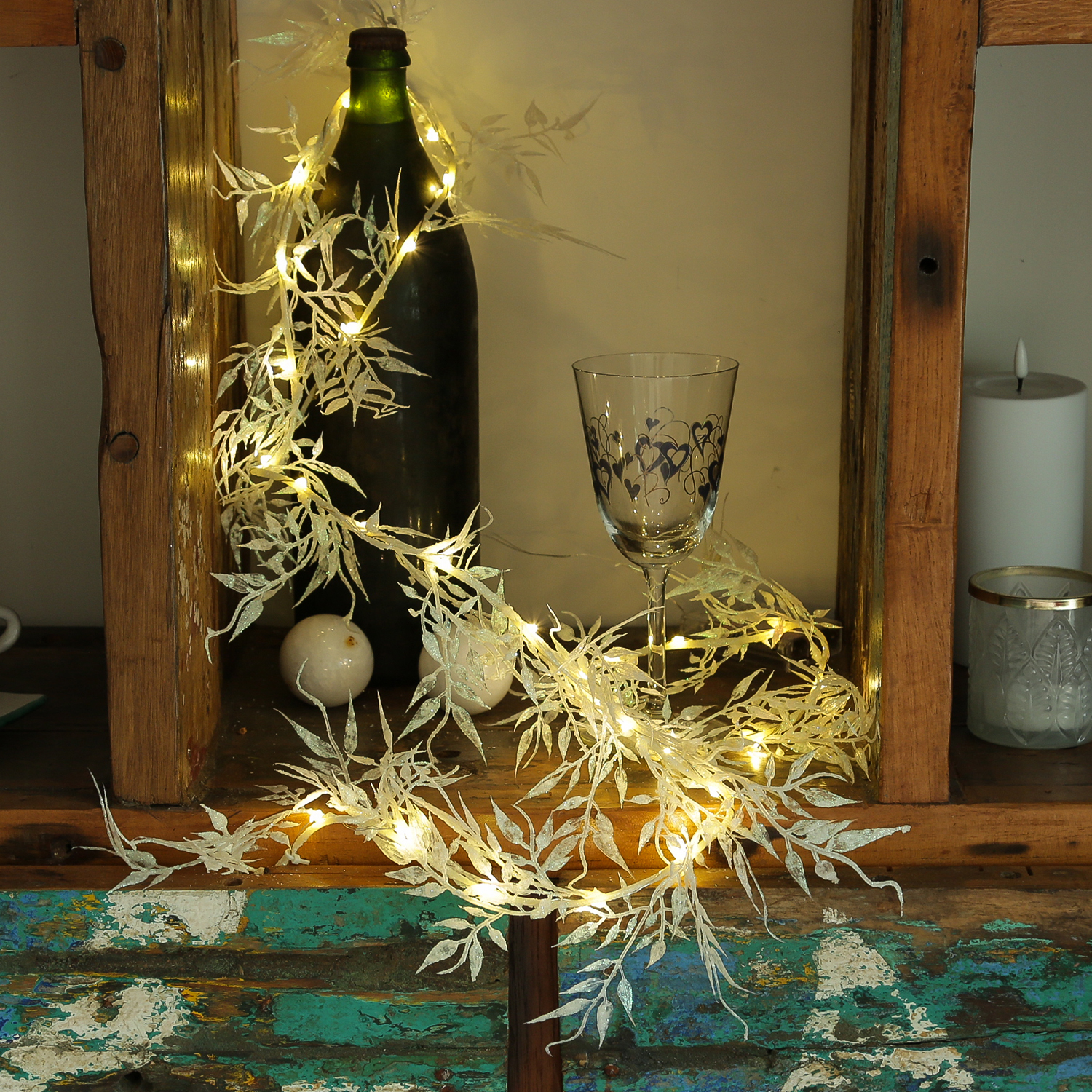 LED Drahtlichterkette Blätter mit Glitzer - 30 warmweiße LED - L: 150cm - Timer - Batterie - weiß