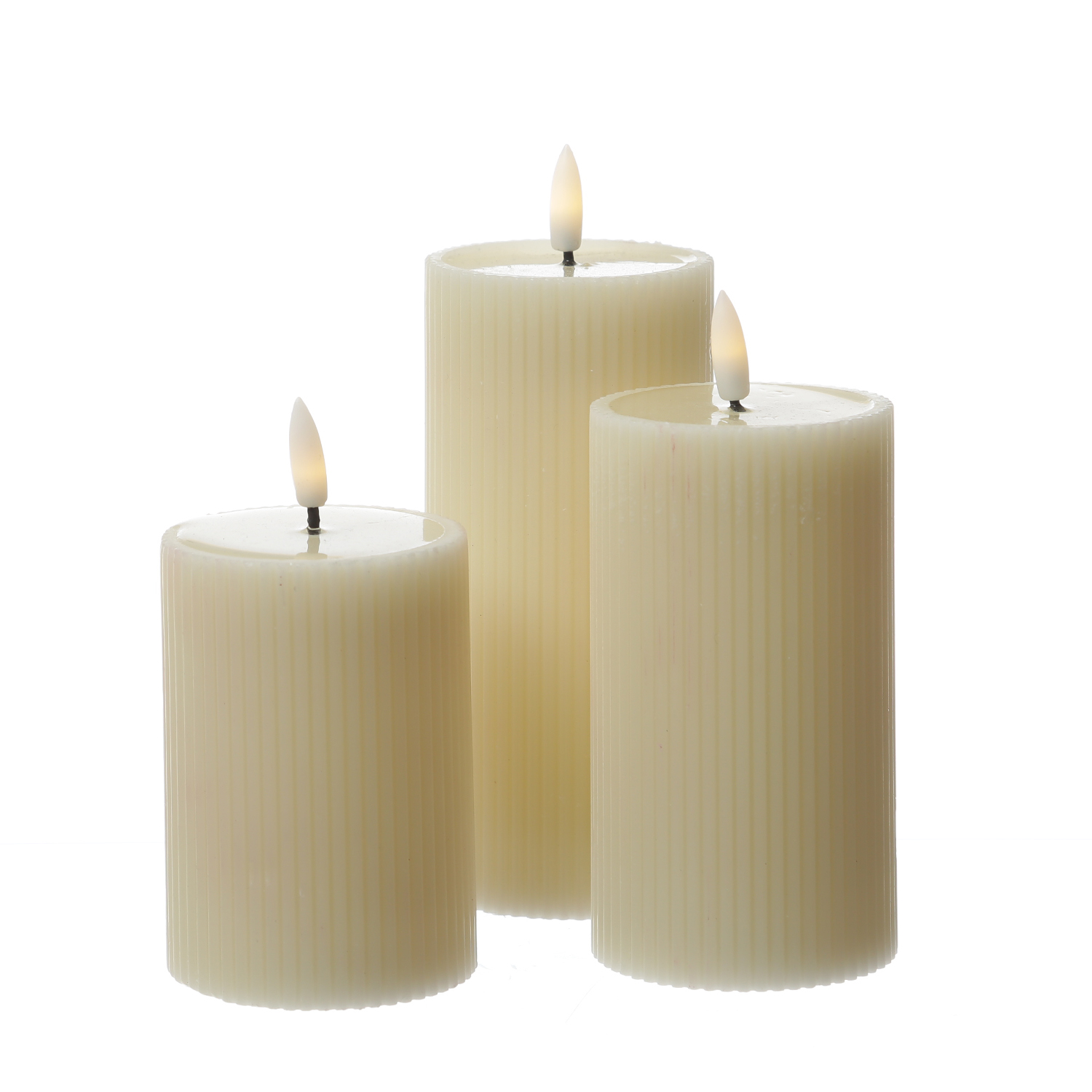 LED Kerze LIV - gerillt - Echtwachs - warmweiße 3D Flamme - H: 13cm - D: 7cm - Timer - creme