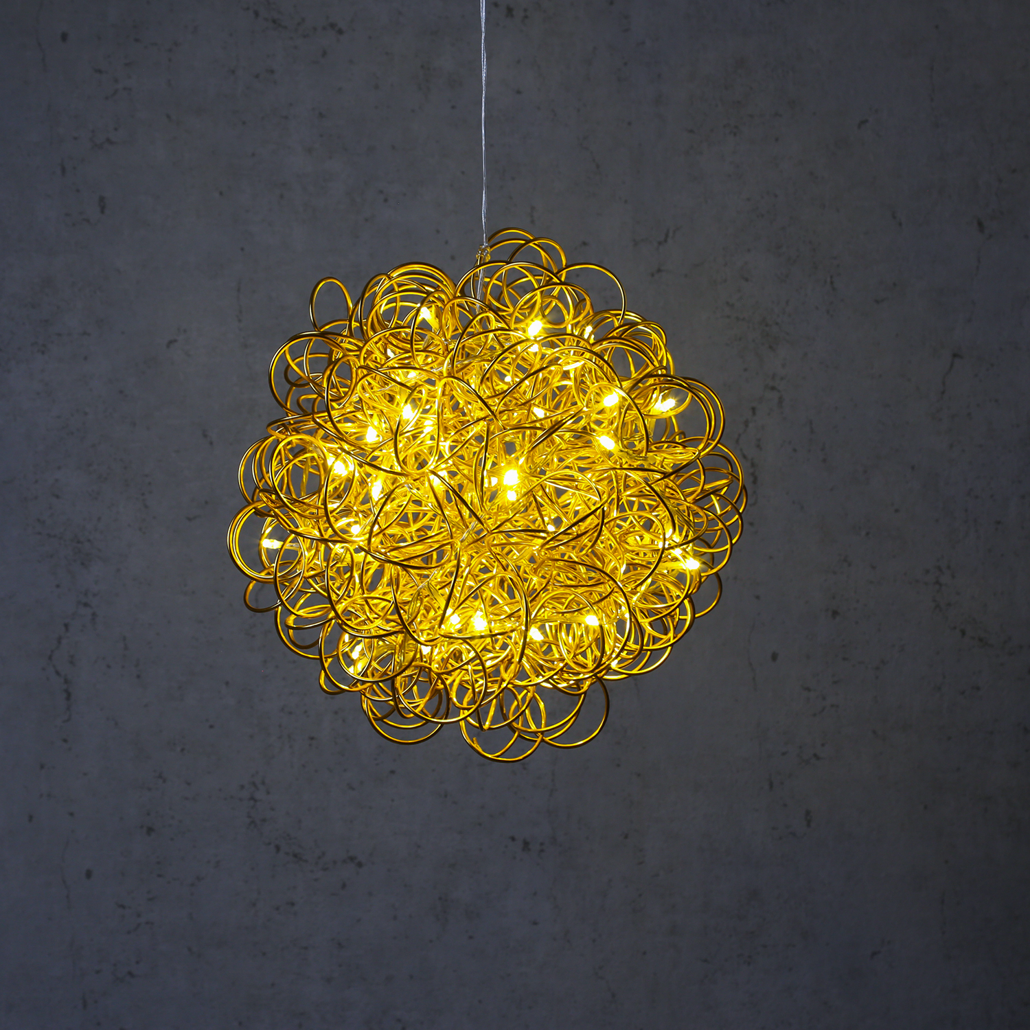 LED 3D Design Drahtkugel SPHERE - 50 warmweiße LED - D: 30cm - für Innen und Außen - gold