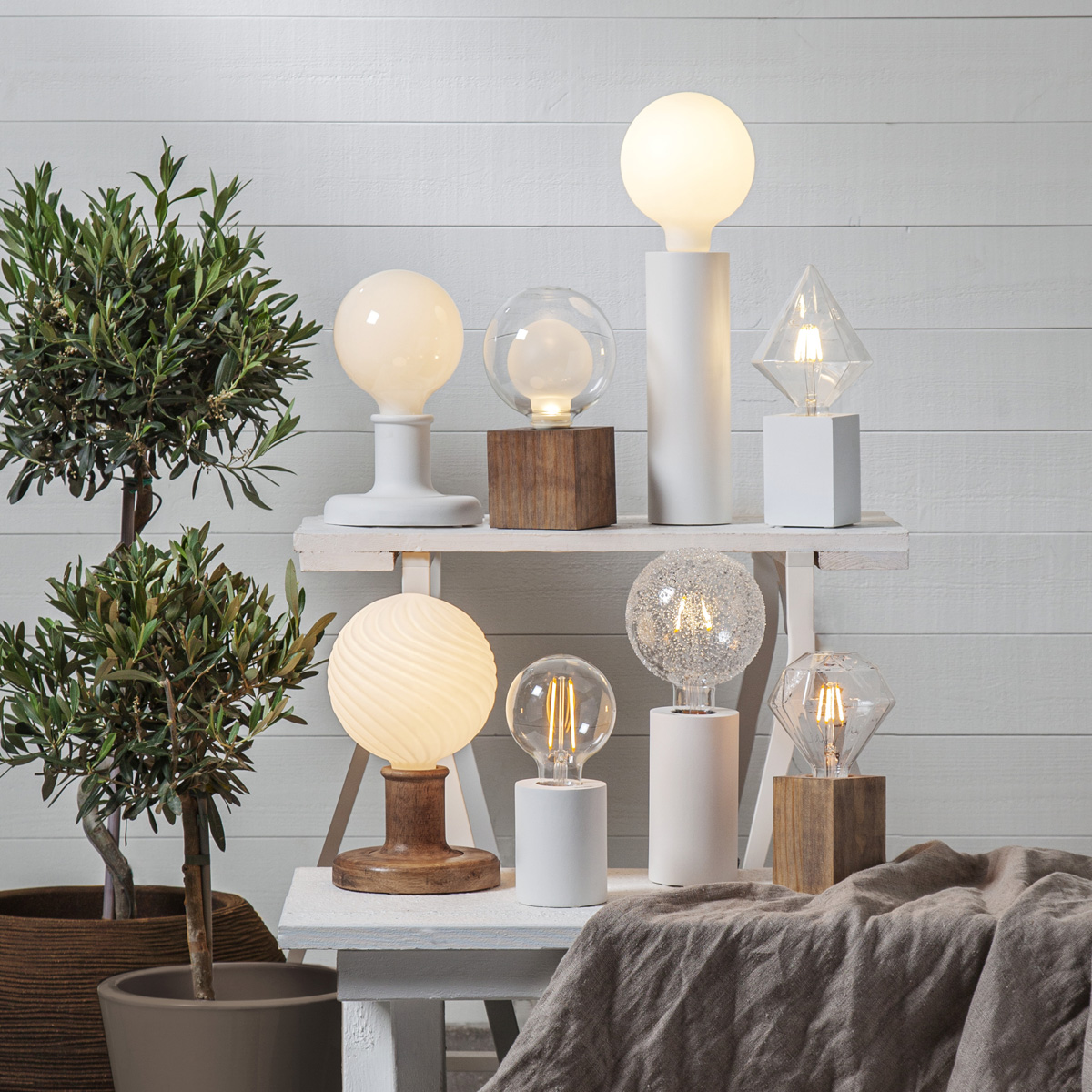 Lampenhalterung LYS - Tischleuchte - E27 - H: 10cm - stehend - Kabel mit Schalter - Holz - braun