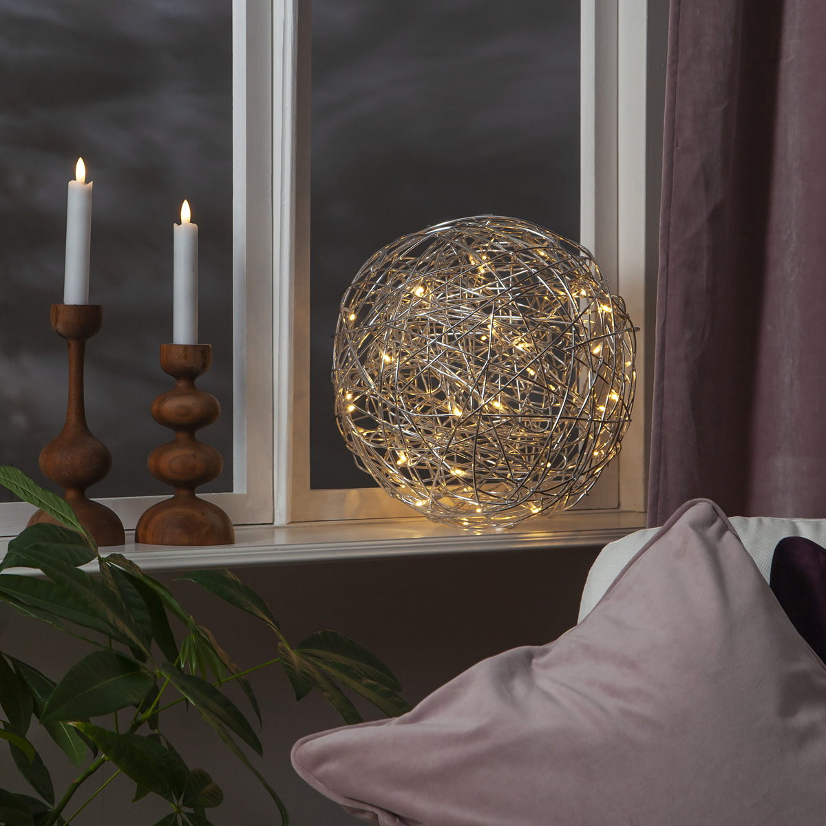 LED 3D Designkugel - D: 30cm - 50 warmweiße LED - Indoor & Outdoor - aus Silberdraht