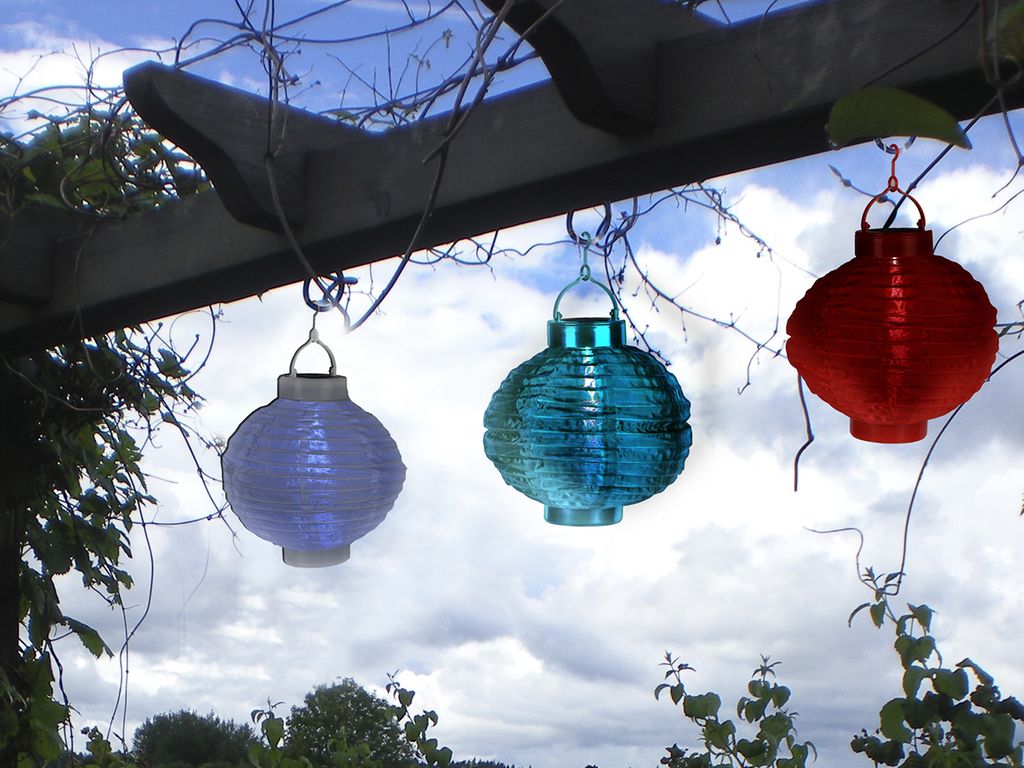 LED Solar Lampion "Festival" - kaltweiße LED - D: 20cm - Dämmerungssensor - mit Montagehaken - weiß