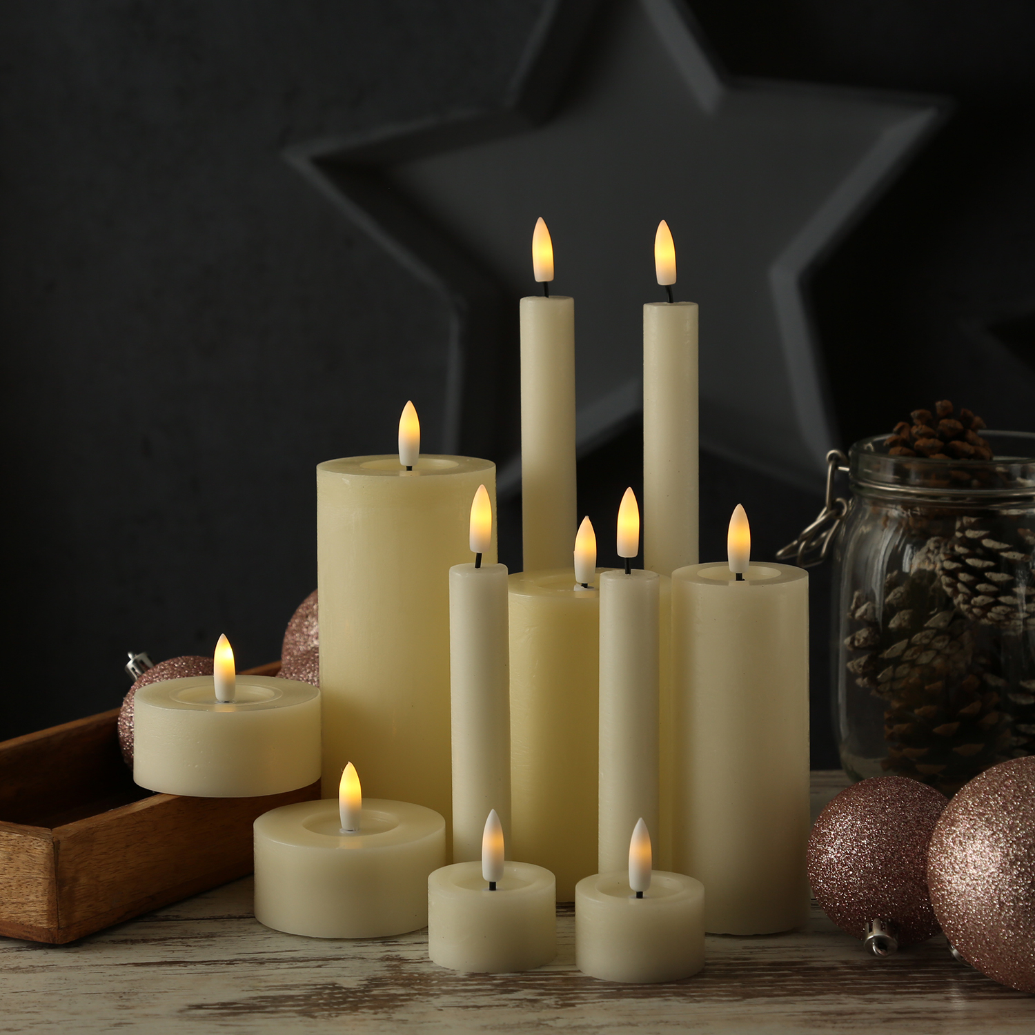 LED Kerze LINA - Rustik-Optik - Echtwachs - 3D Flamme - H: 11cm - D: 7cm - Batterie - Timer - creme