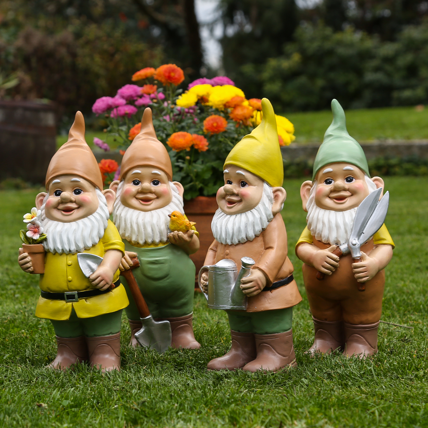 Gartenzwerg SKALLI - Zwerg mit Gartenschere - Dekofigur - Polyresin - H: 29cm - bunt