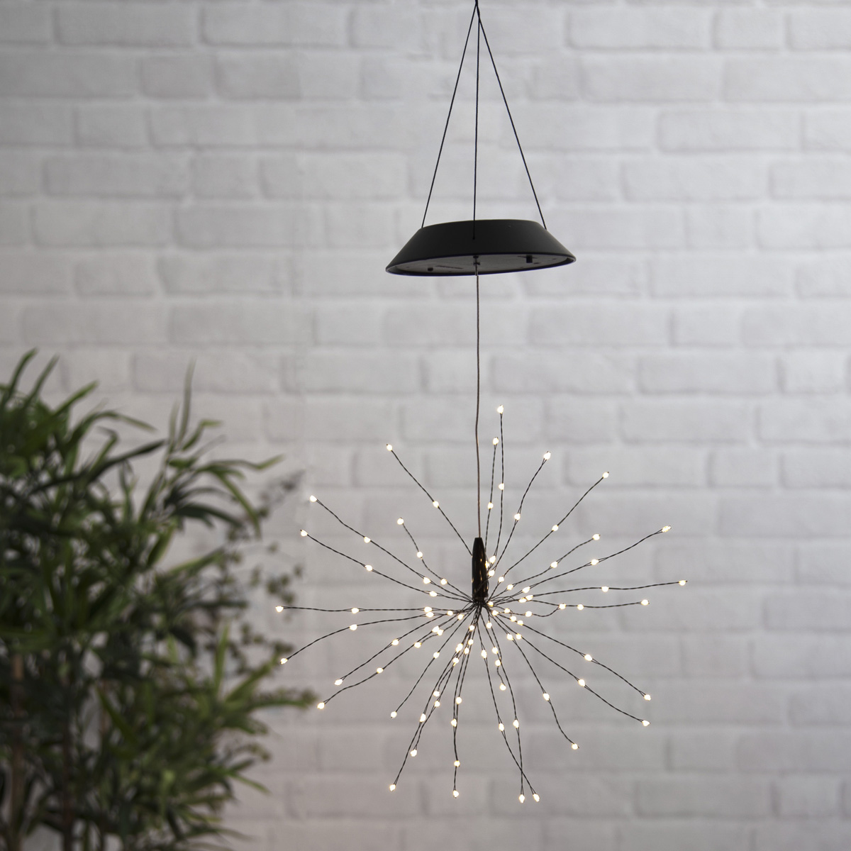 LED Solar Gartendeko "Firework" - 90 warmweiße LED - H: 45cm D: 26cm - Dämmerungssensor - hängend