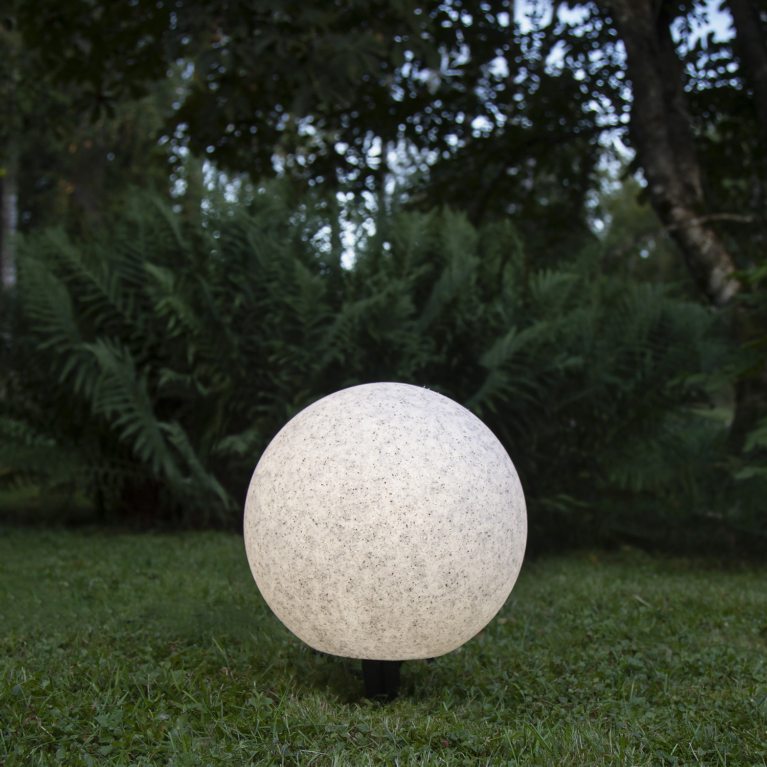 Gartenkugel STONE - Erdspieß - H: 29cm - D: 30cm - Fassung E27 - Kabel - Außen - grau