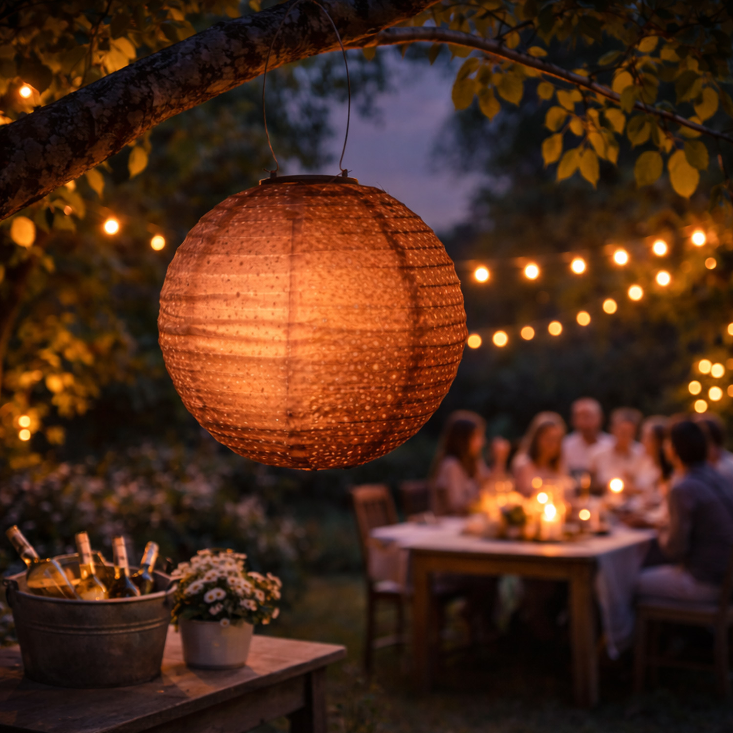 LED Solar Lampion - mit Blumenmuster - warmweiße LED - H: 25cm - D: 25cm - Lichtsensor - braun