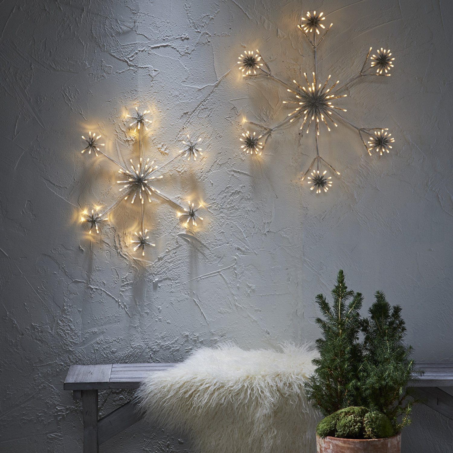 LED Schneeflocke - Wanddeko - hängend - 144 warmweiße LED - D: 60cm - Außentrafo - weiß
