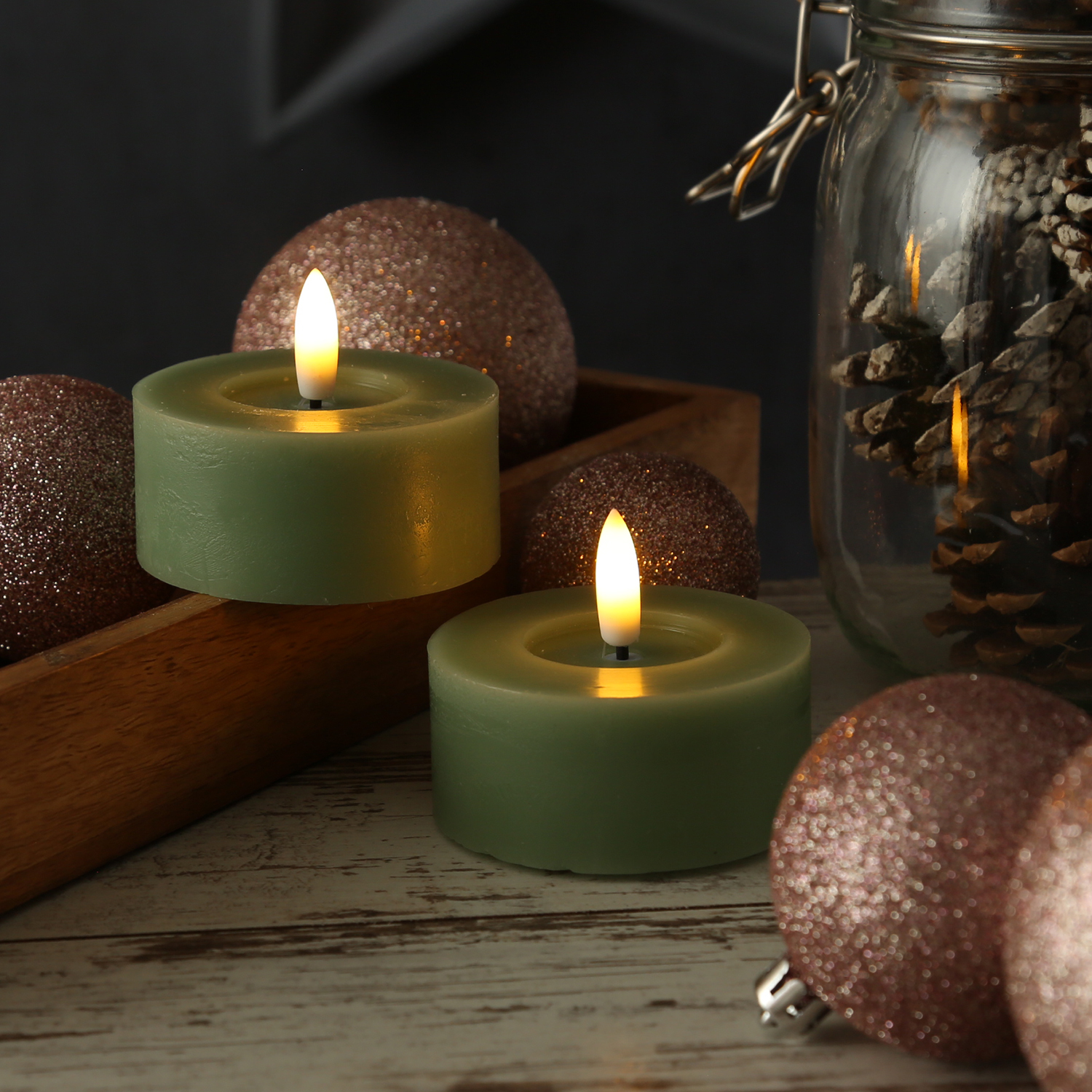 LED Maxi Teelichter LINA - Rustik-Optik - Echtwachs - Timer - D: 7cm - H: 6cm - grün - 2 Stück