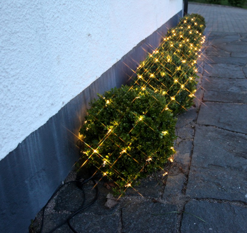 System 24 | LED-Lichternetz | koppelbar | exkl. Trafo | 1.00 x 1.00 m | 42x Warmweiß
