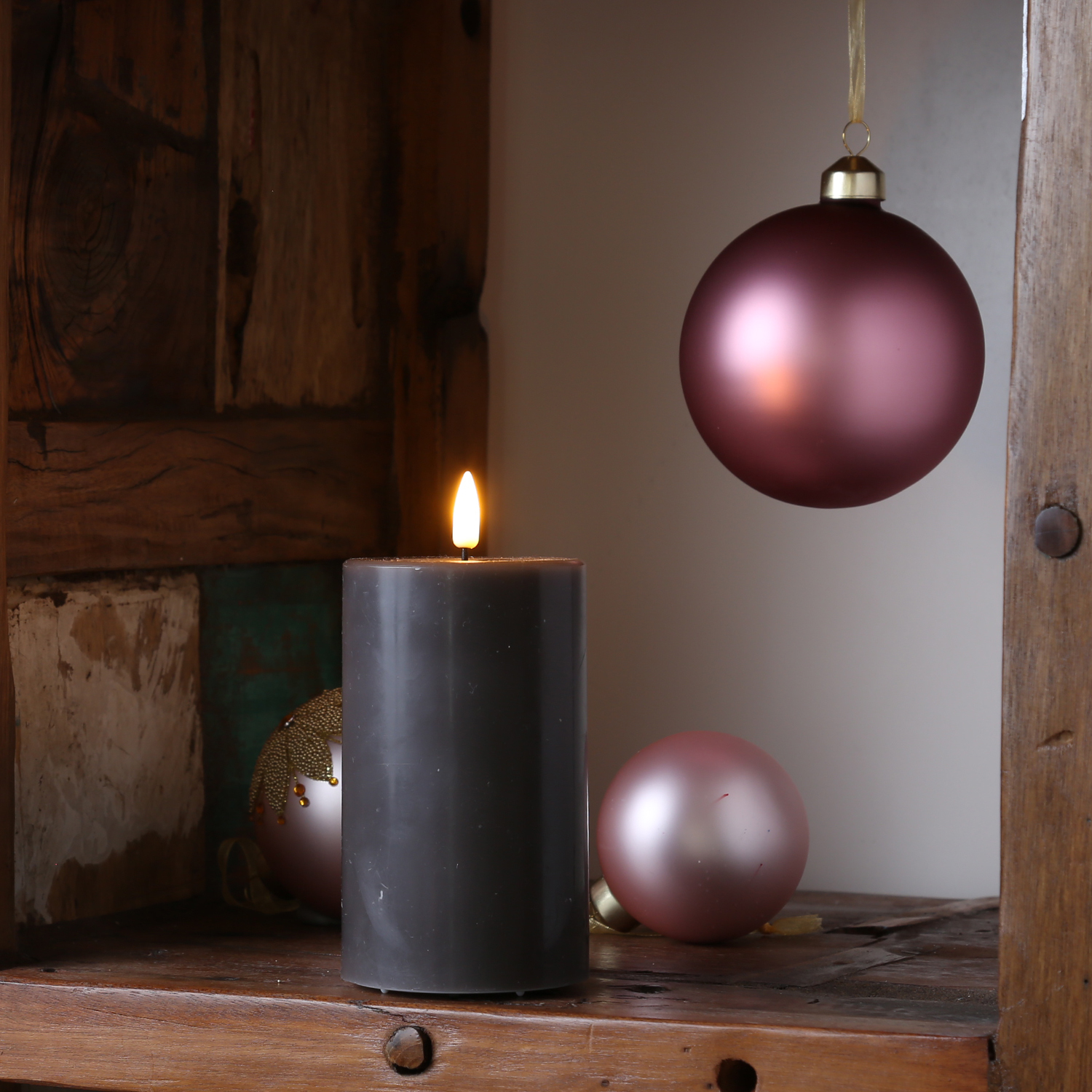LED Stumpenkerze MIA - Echtwachs - realistische 3D Flamme - H: 12,5cm - Batterie - mokkafarben