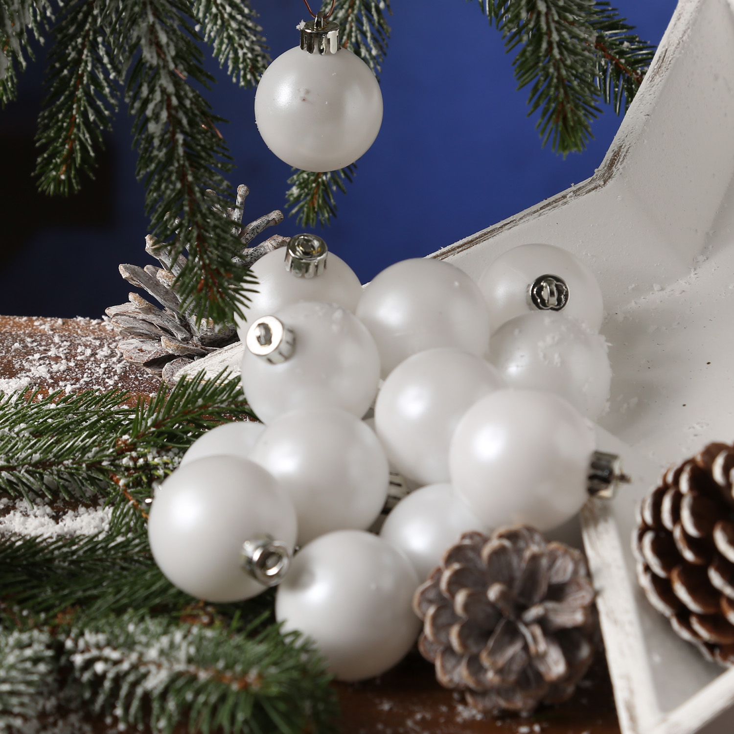 Christbaumkugel - Weihnachtsbaumkugel - bruchfest - D: 4cm - matt - weiß - 16er Set