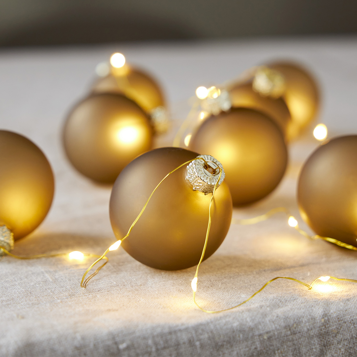 LED Lichterkette Christbaumkugel - Glas - 22 warmweiße LED - L: 1,6m - Timer - Batterie - gold
