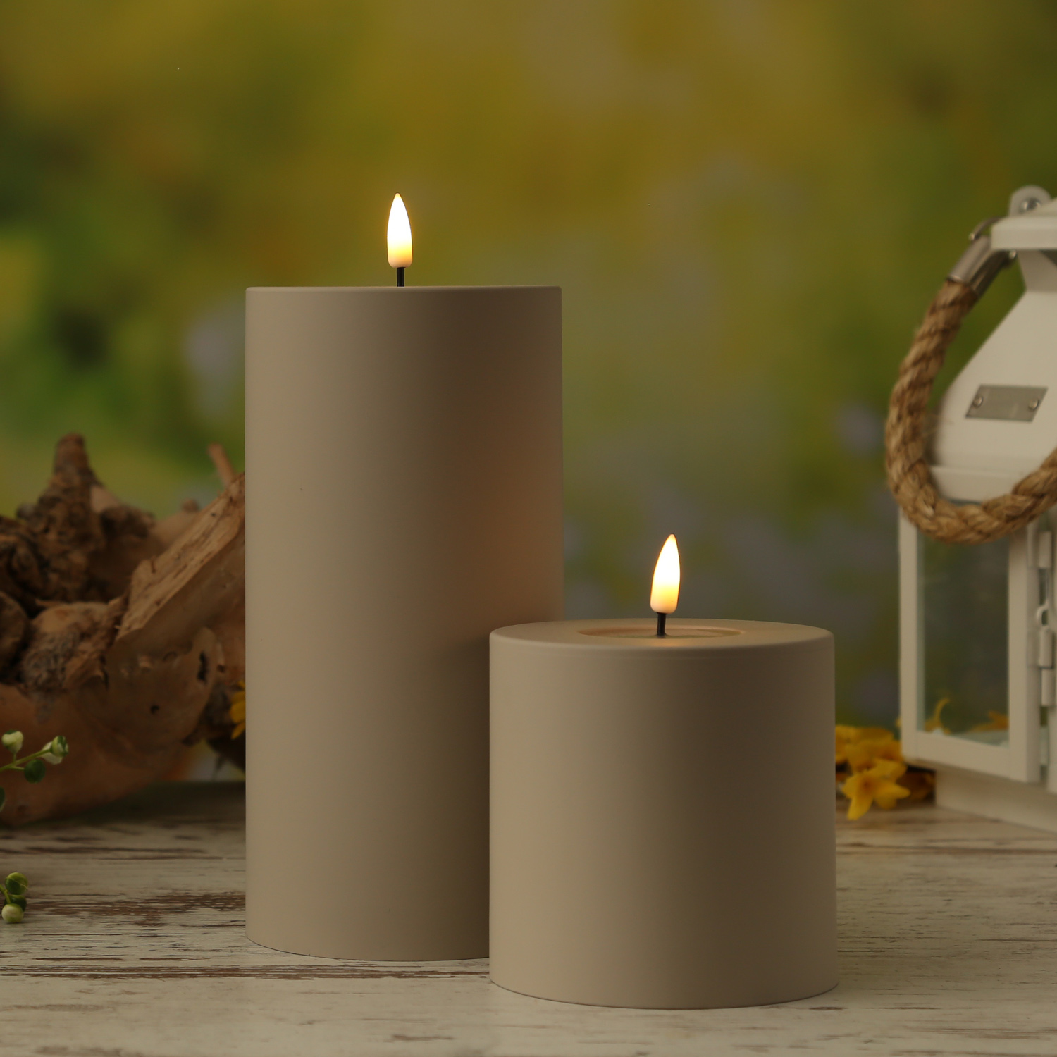 LED Stumpenkerze MIA - Kunststoff - realistische 3D Flamme - H: 10cm - D: 10cm - für Außen - sand