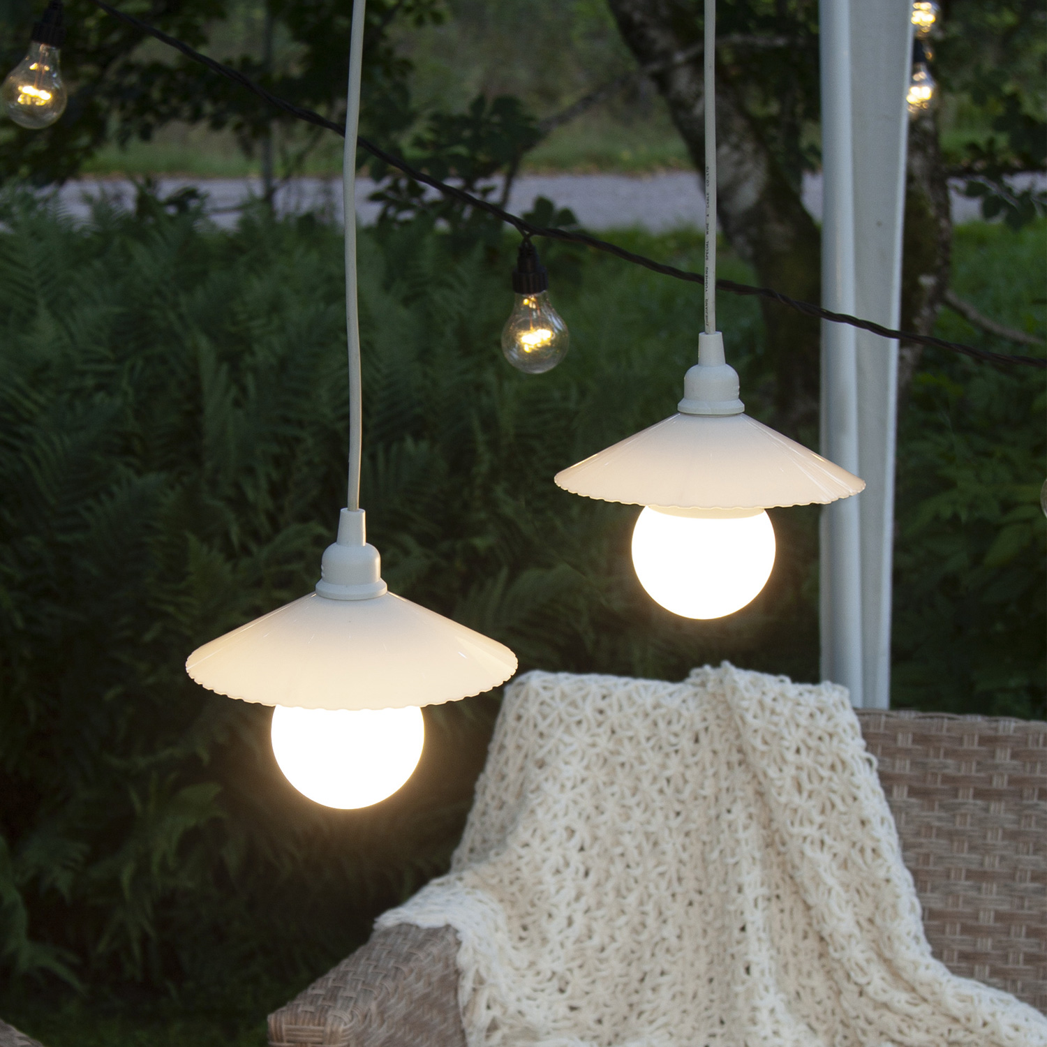Kabel mit E27 Lampenfassung -  für Lampenschirme/Hängeleuchten - für Innen/Außen - 5m - weiß