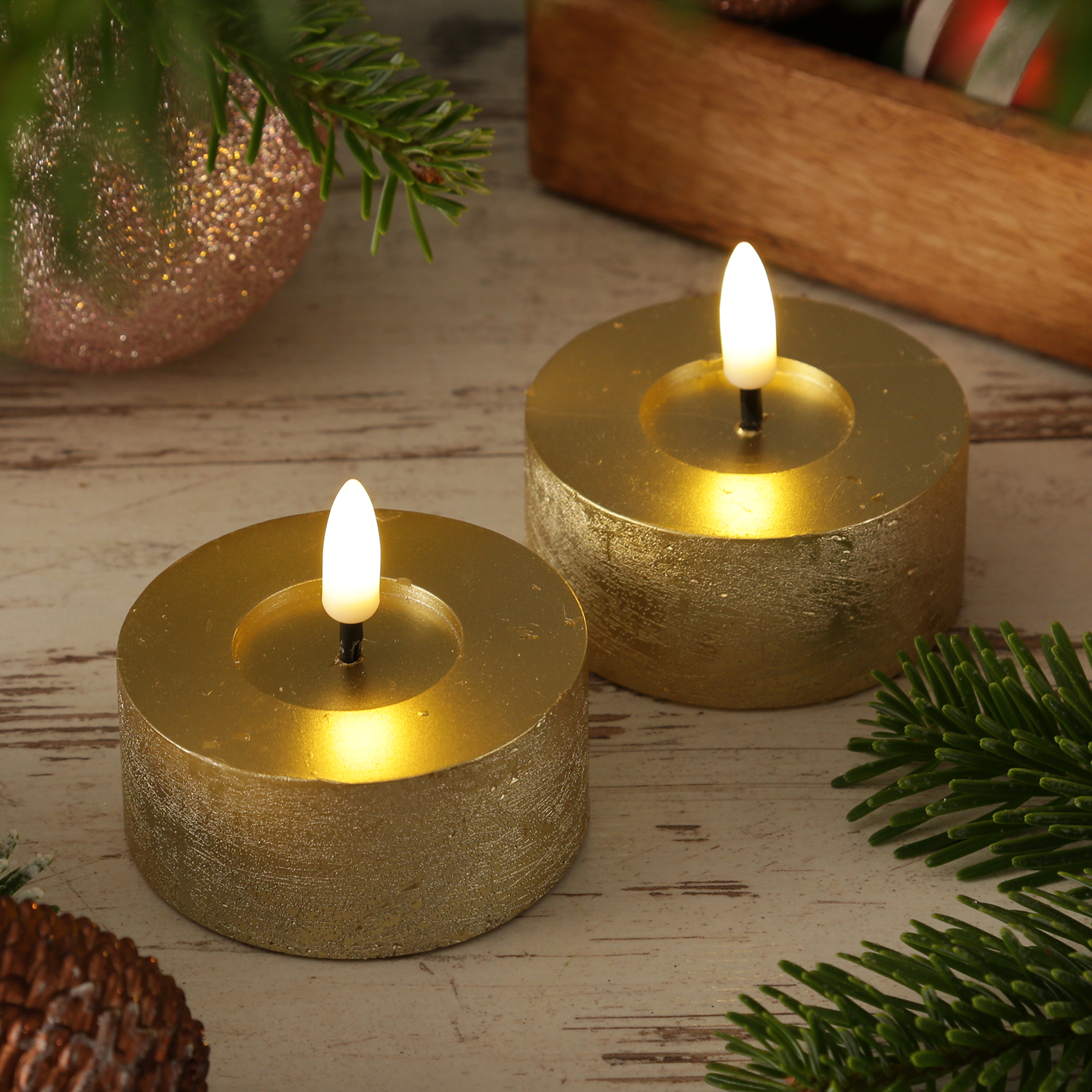 LED Maxi Teelichter LINA - Rustik-Optik - Echtwachs - Timer - D: 7cm - H: 6cm - gold - 2 Stück