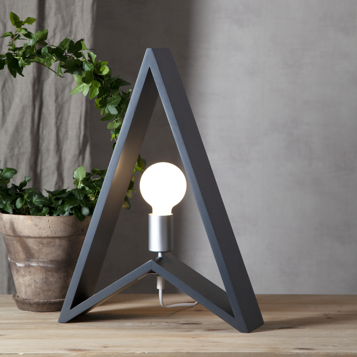LED DEKO Leuchtmittel - OPAL - soft-touch - E27 - D: 80mm - 5W - 2600K - 400lm - dimmbar