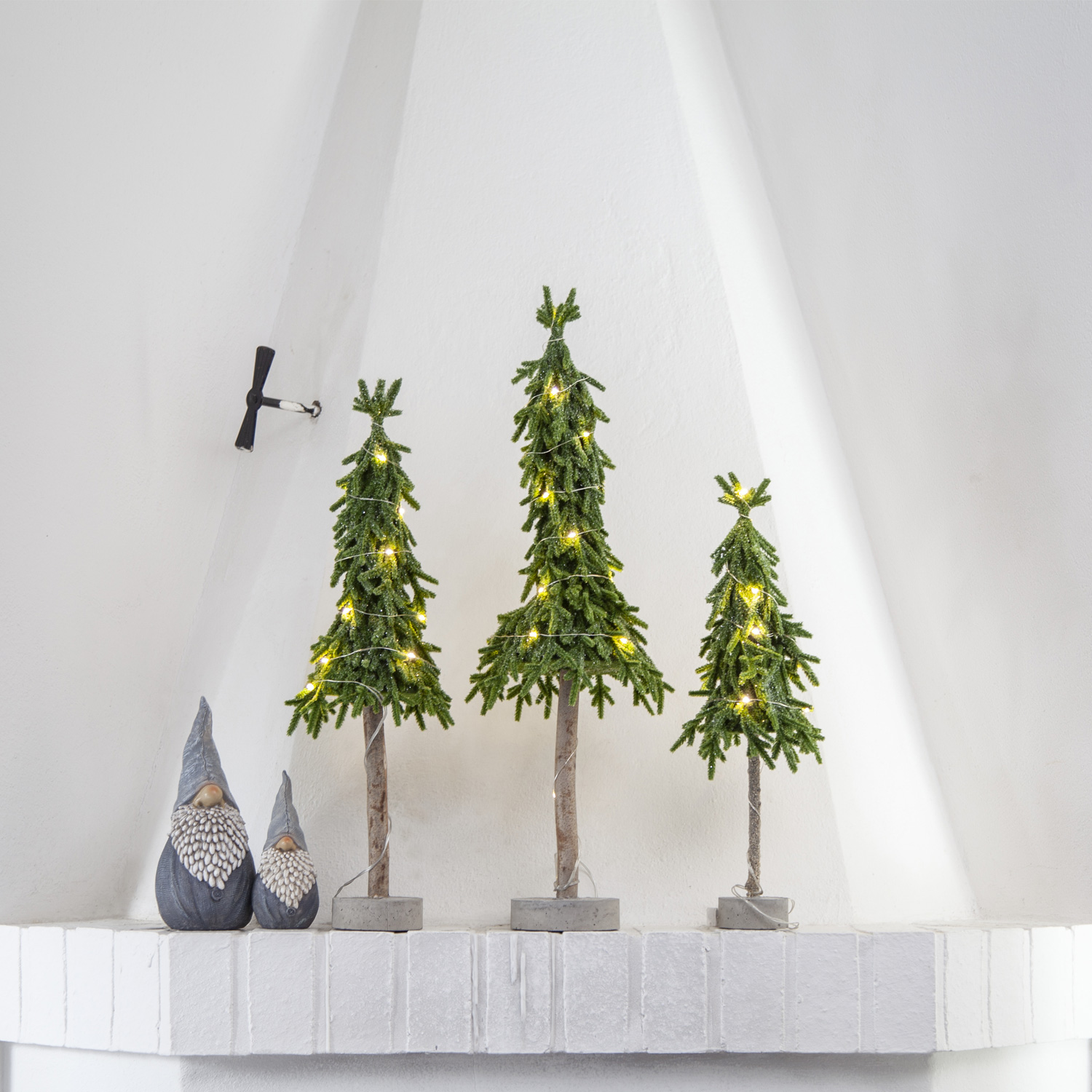 LED Tannenbaum Lummer - stehend - Tischbaum - 15 warmweiße LED - H: 55cm - Batteriebetrieb - grün