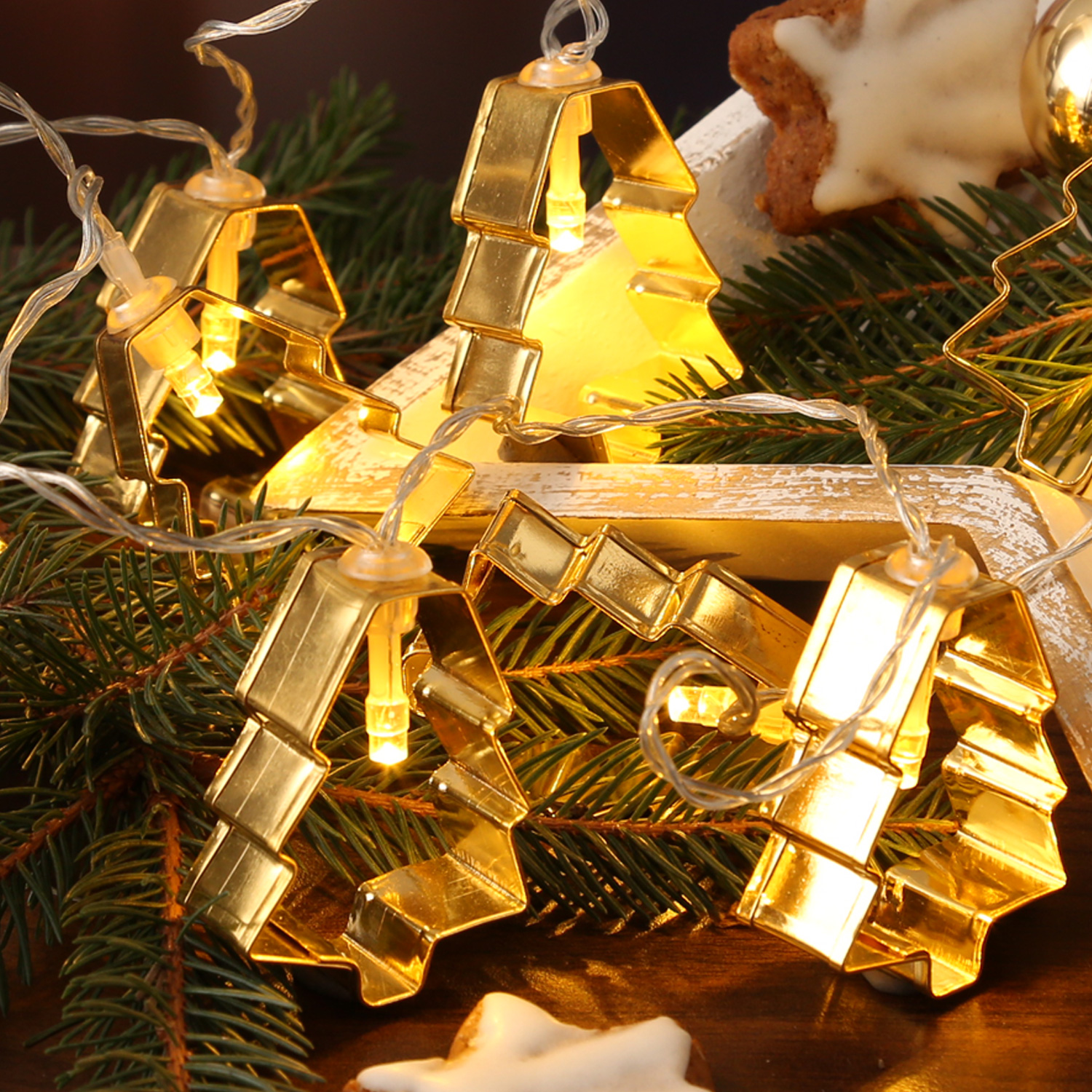LED Lichterkette mit goldenen Baum Backförmchen - 8 warmweiße LED - Batteriebetrieb - L: 1,4m