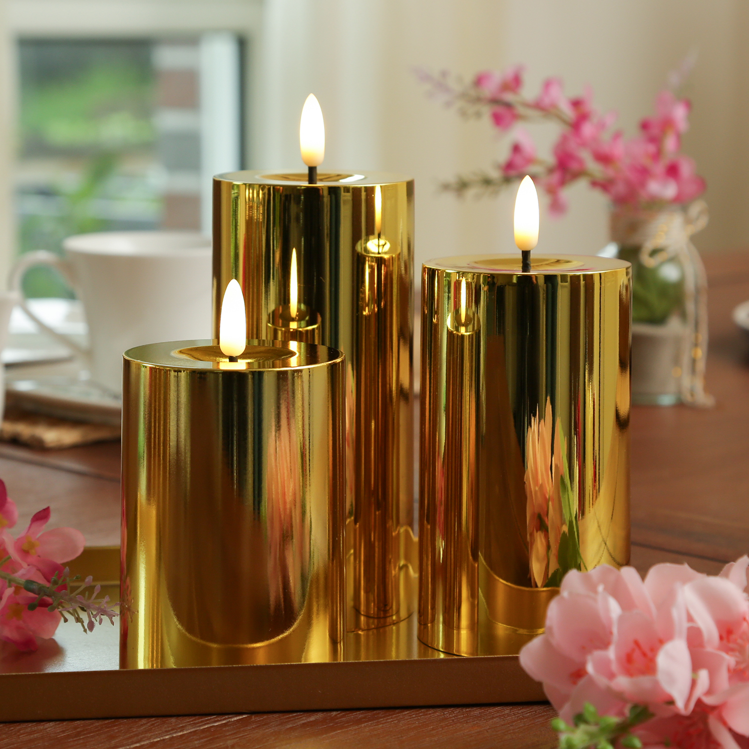 LED Kerze - Kunststoff - 3D Flamme - Timer - H: 15cm - D: 7,5cm - gold glänzend