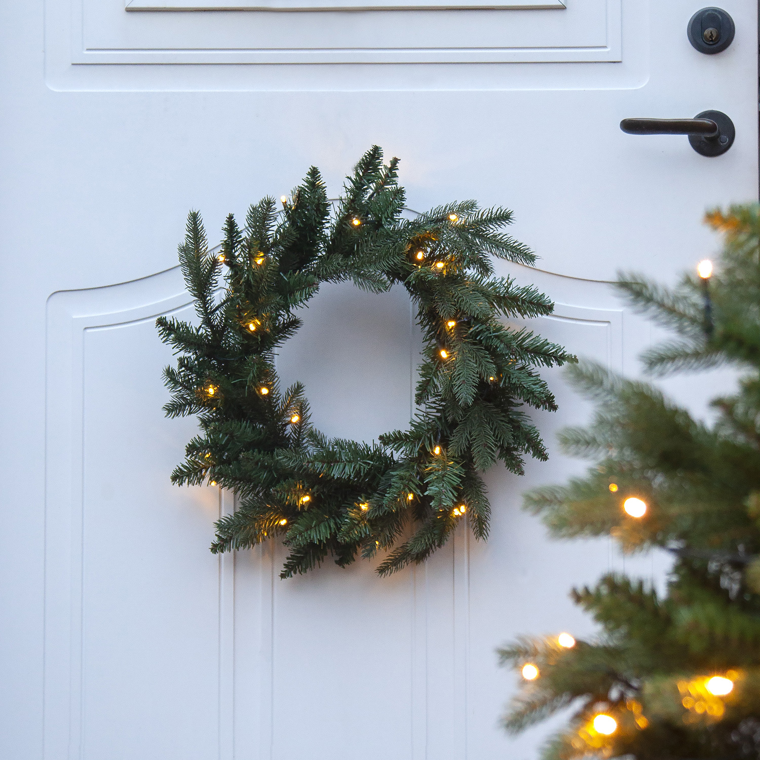 LED Tannenkranz - 30 warmweiße LED - D: 45cm - für Außen - Batterie - Dämmerungssensor