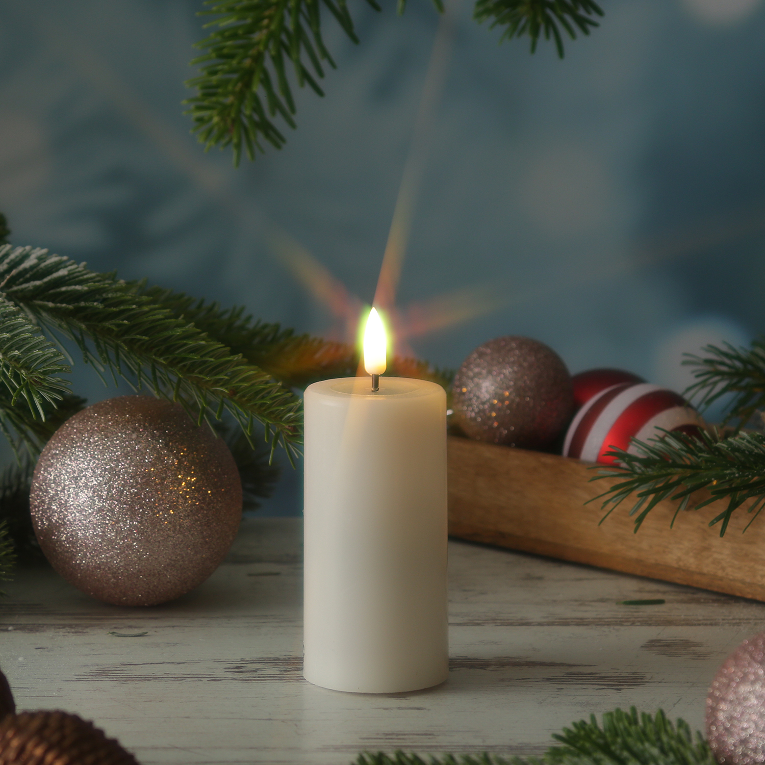 LED Stumpenkerze MIA - Echtwachs - realistische 3D Flamme - H: 10cm D: 5cm - Batterie - creme