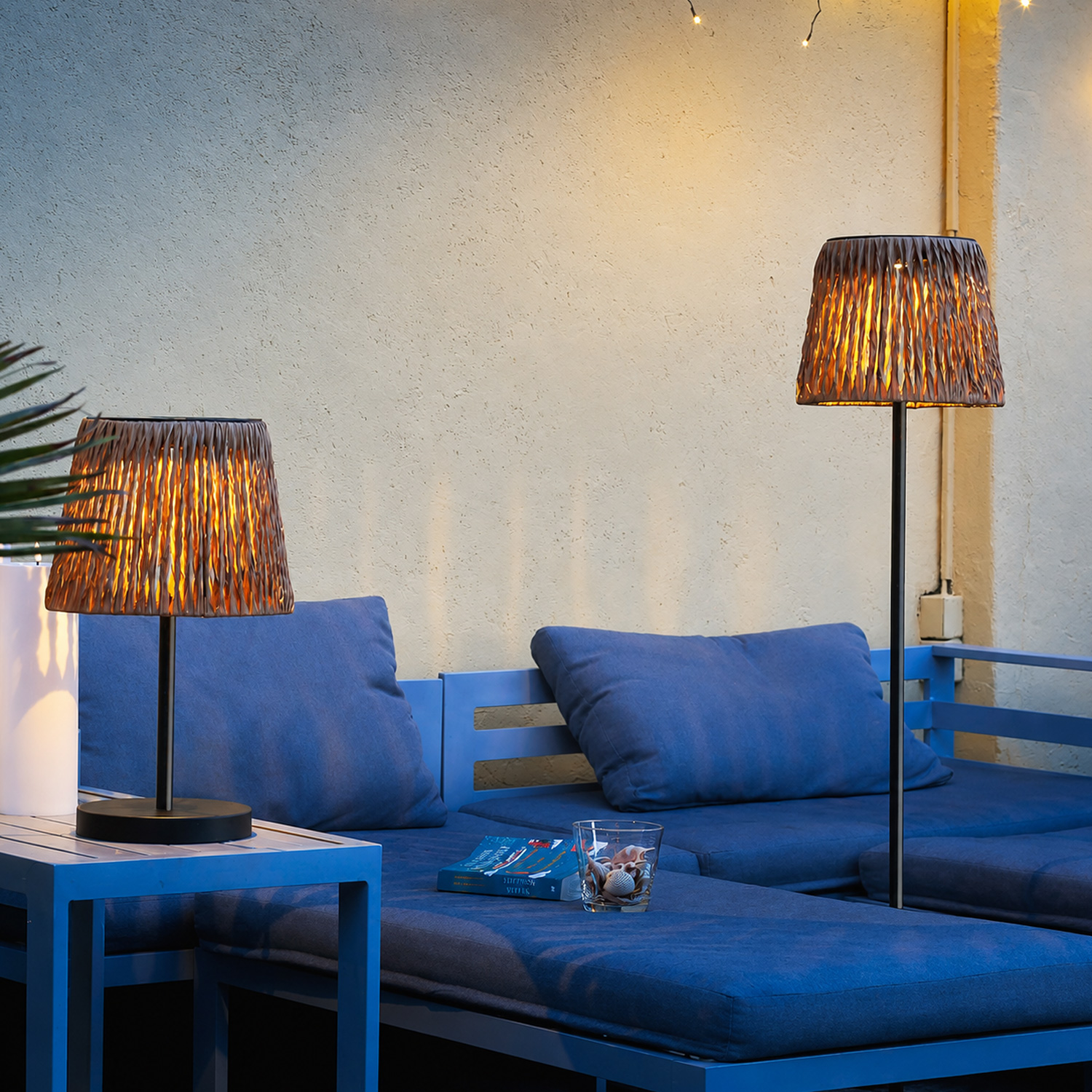 LED Solar Tischleuchte in Rattan-Optik - warmweiße LED - H: 48cm - Lichtsensor