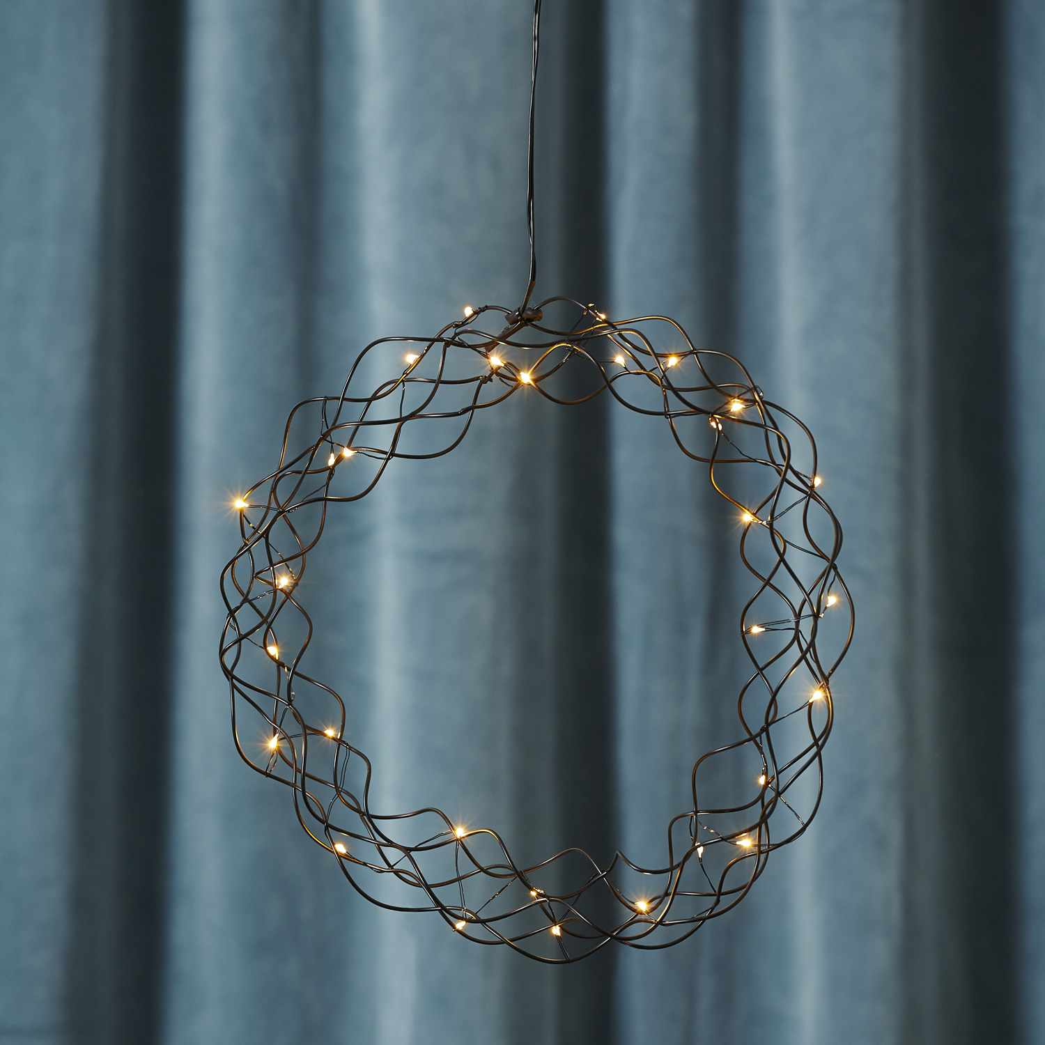 LED-Kranz "Curly" - 30 warmweiße LED - D: 30cm - Material: Metall - schwarz
