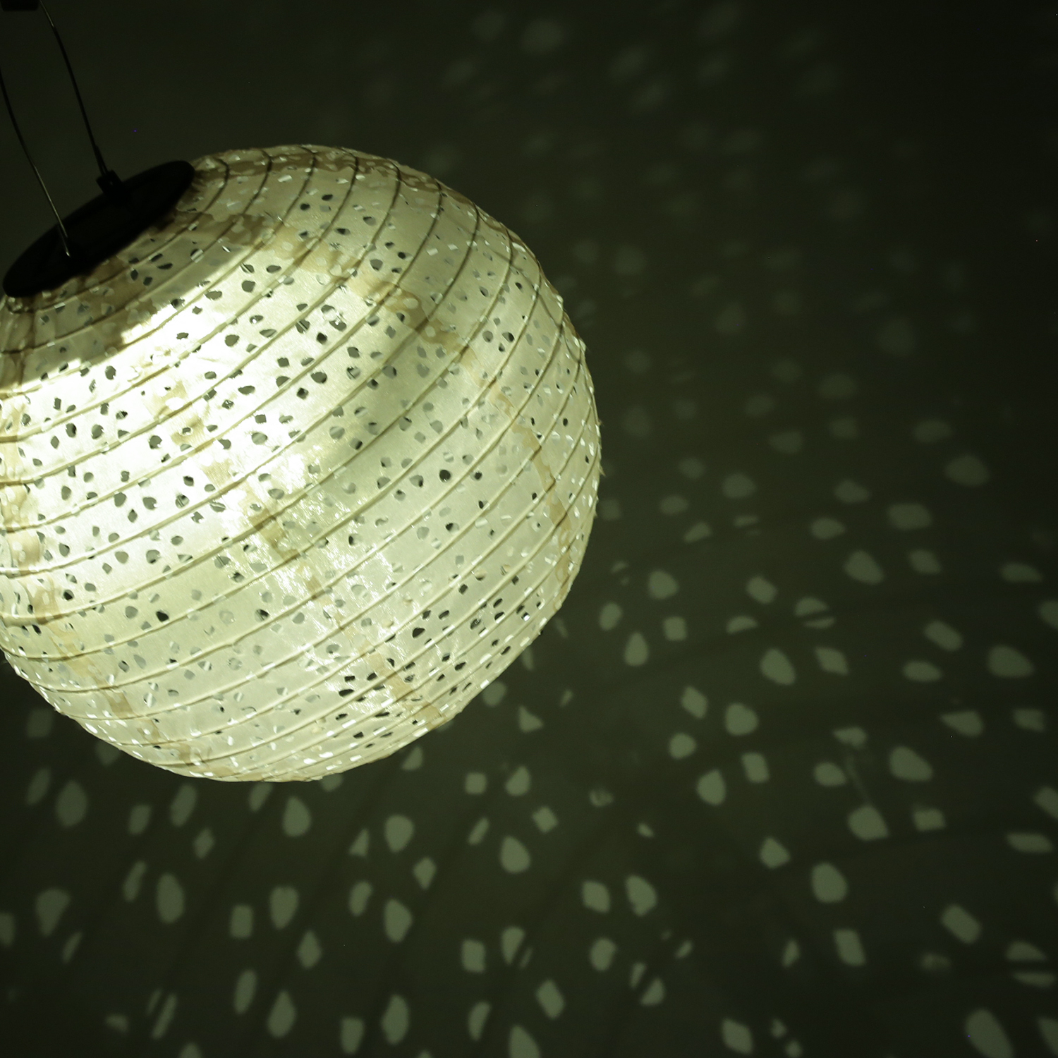 LED Solar Lampions - mit Blumenmuster - warmweiß - H: 25cm/40cm - Lichtsensor - grün - 2 Stück