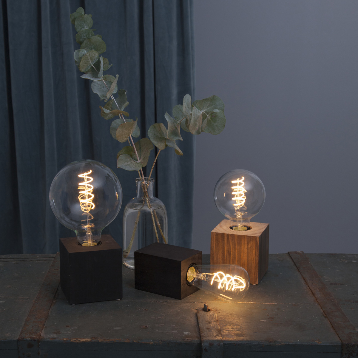 Lampenhalterung KUB - Tischleuchte - E27 - H: 9cm - stehend - Kabel mit Schalter - Holz - schwarz