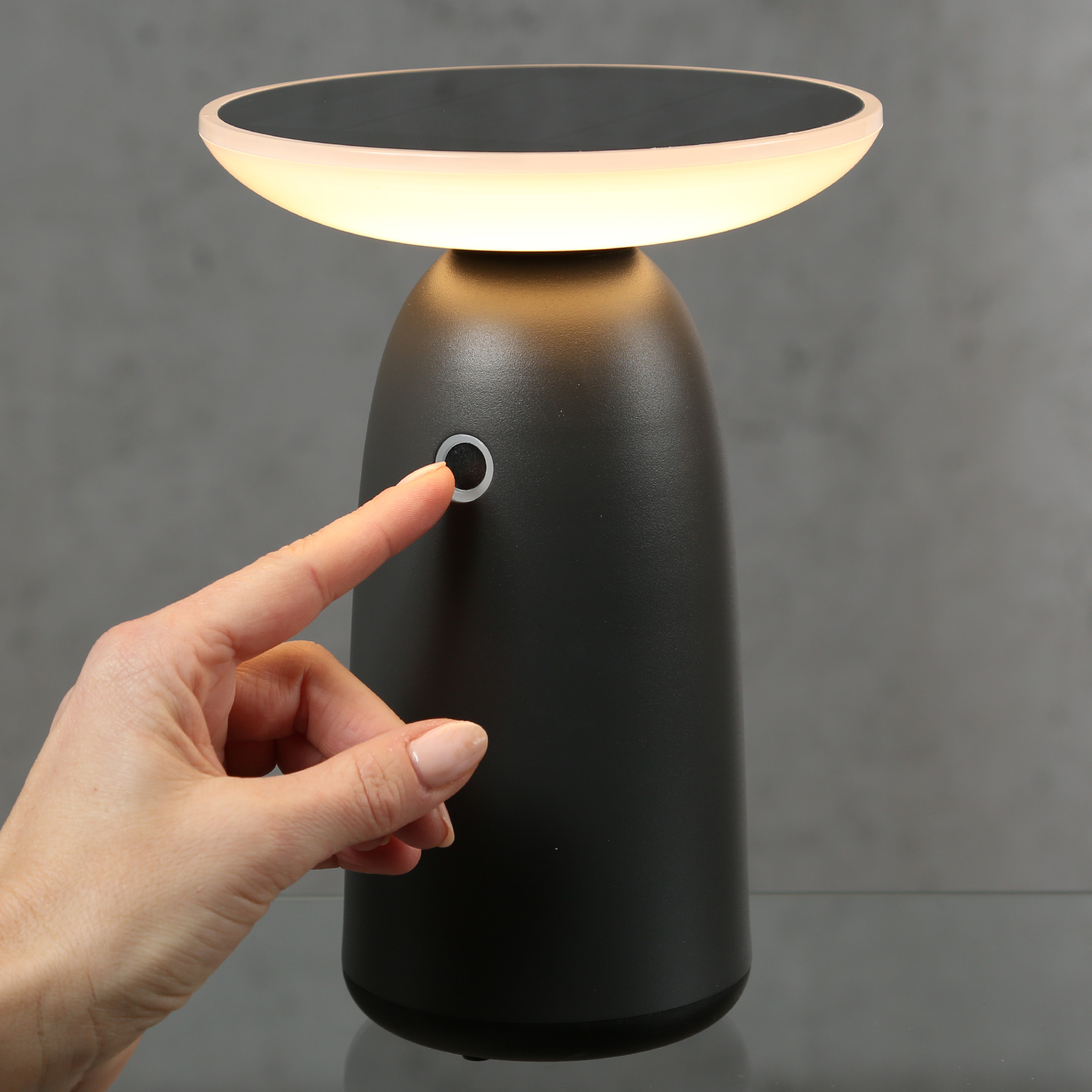 LED Solar Garten Tischleuchte - 3 Helligkeitsstufen - H: 22cm - Lichtsensor - für Außen - grau