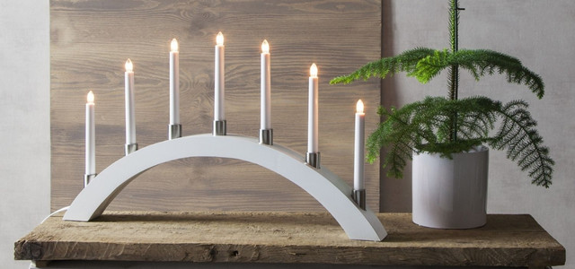 Weihnachtlicher Lichterbogen weiß Rund gebogen mit 7 LED Kerzen