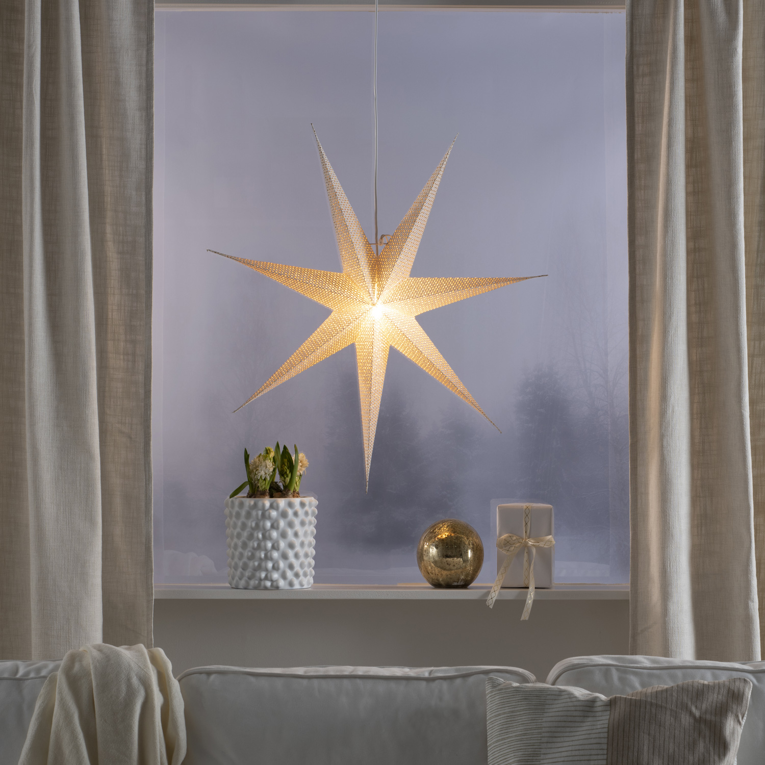 Papierstern perforiert - 7-zackig - hängend - D: 78cm - inkl. E14 Fassung u. Kabel-weiß